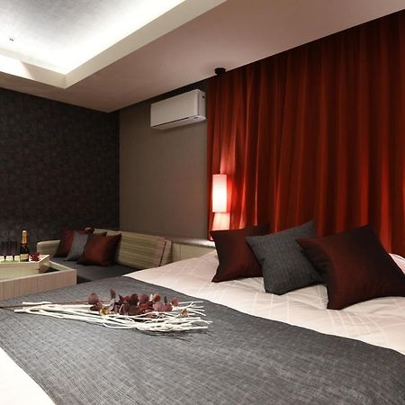 Hotel Zen Sennichimae (Adults Only) Осака Екстер'єр фото